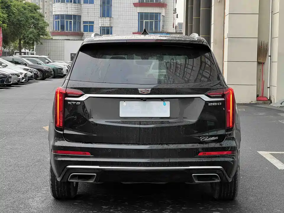 Cadillac XT6