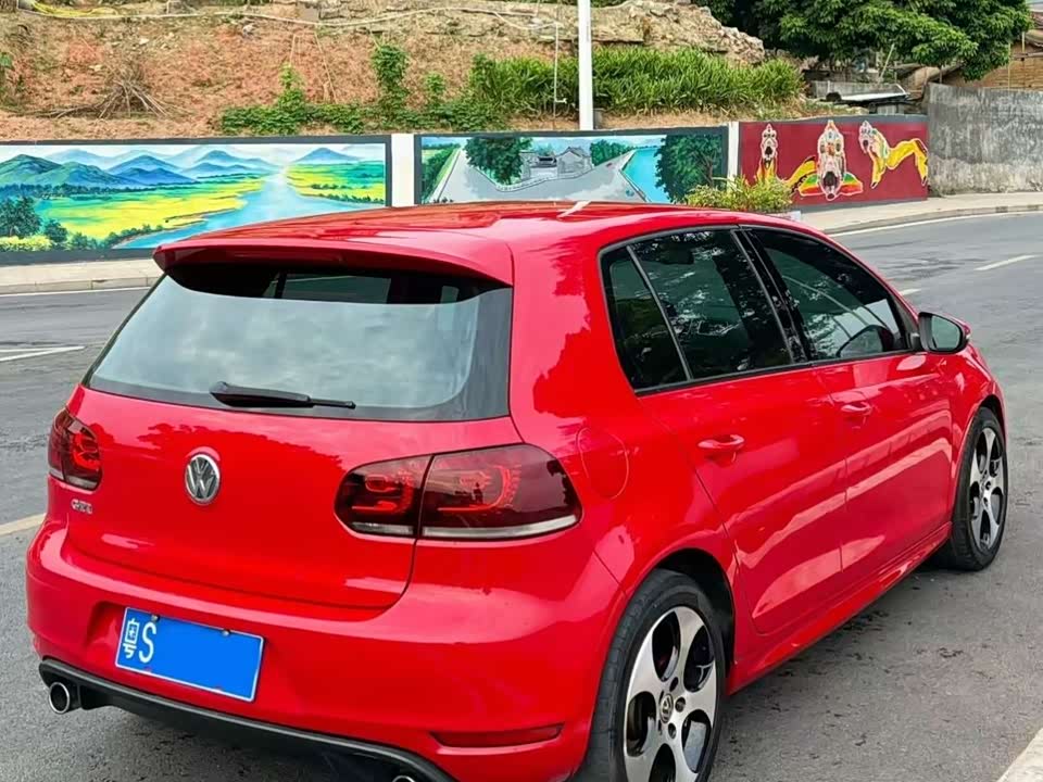 Volkswagen Golf GTI