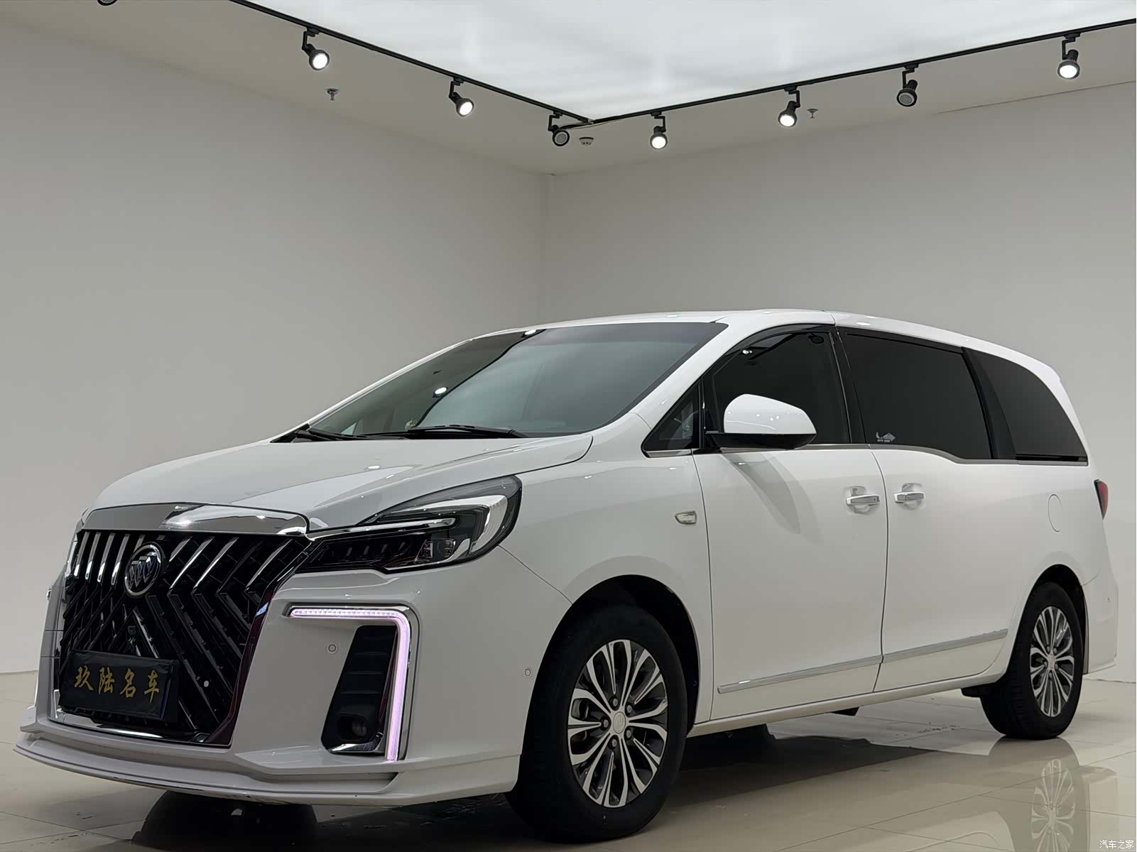 Buick GL8, 2022 1