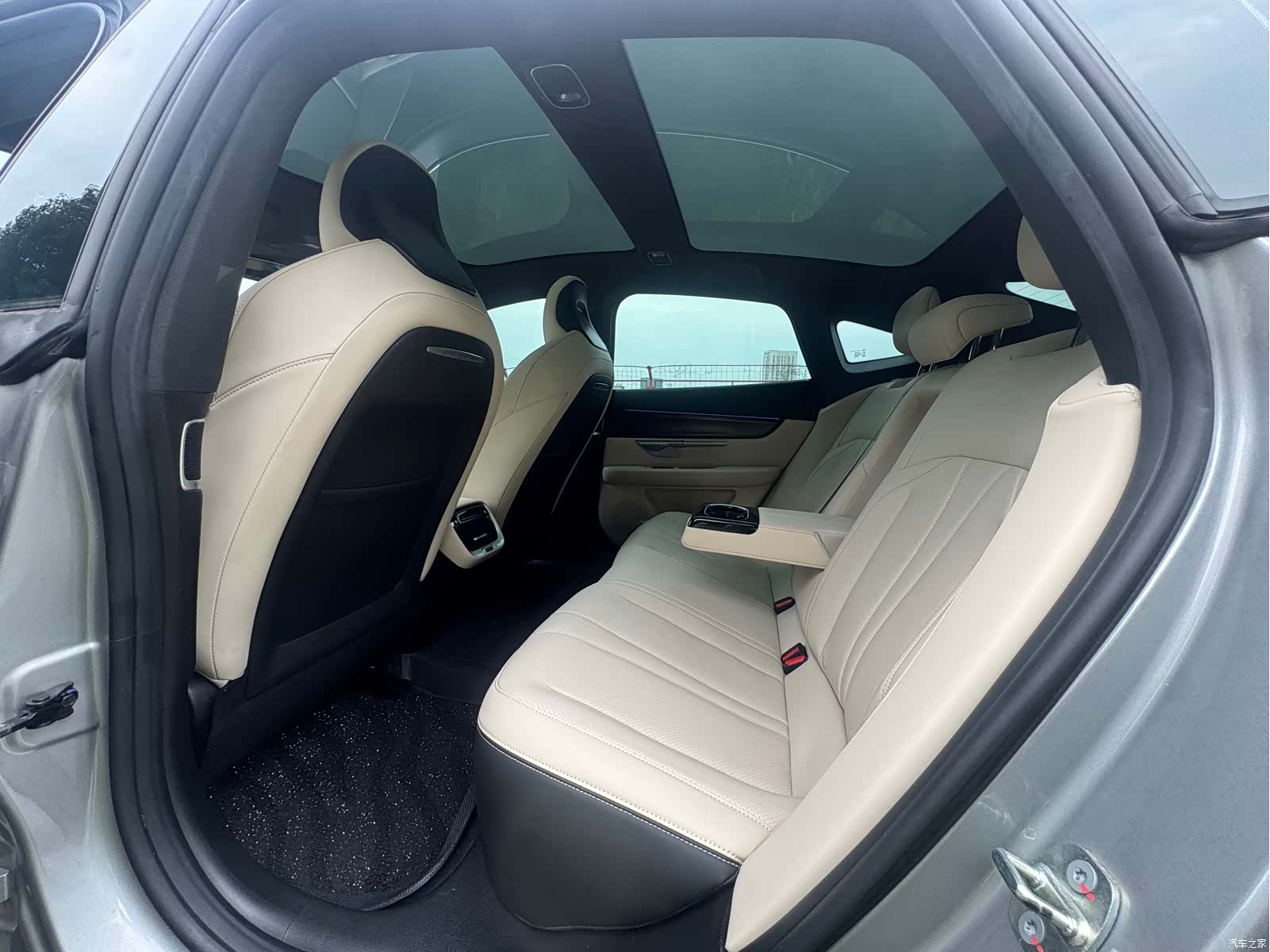 Xpeng P7, 2023 8