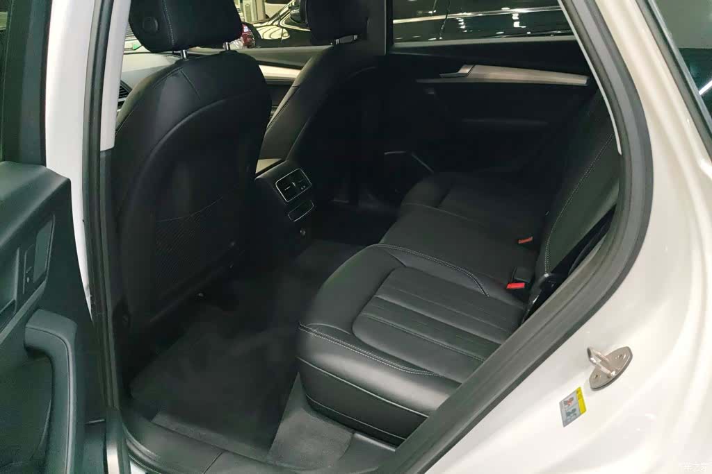Audi Q5L, 2021 11
