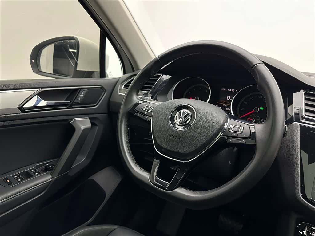 Volkswagen Tiguan L, 2020 10