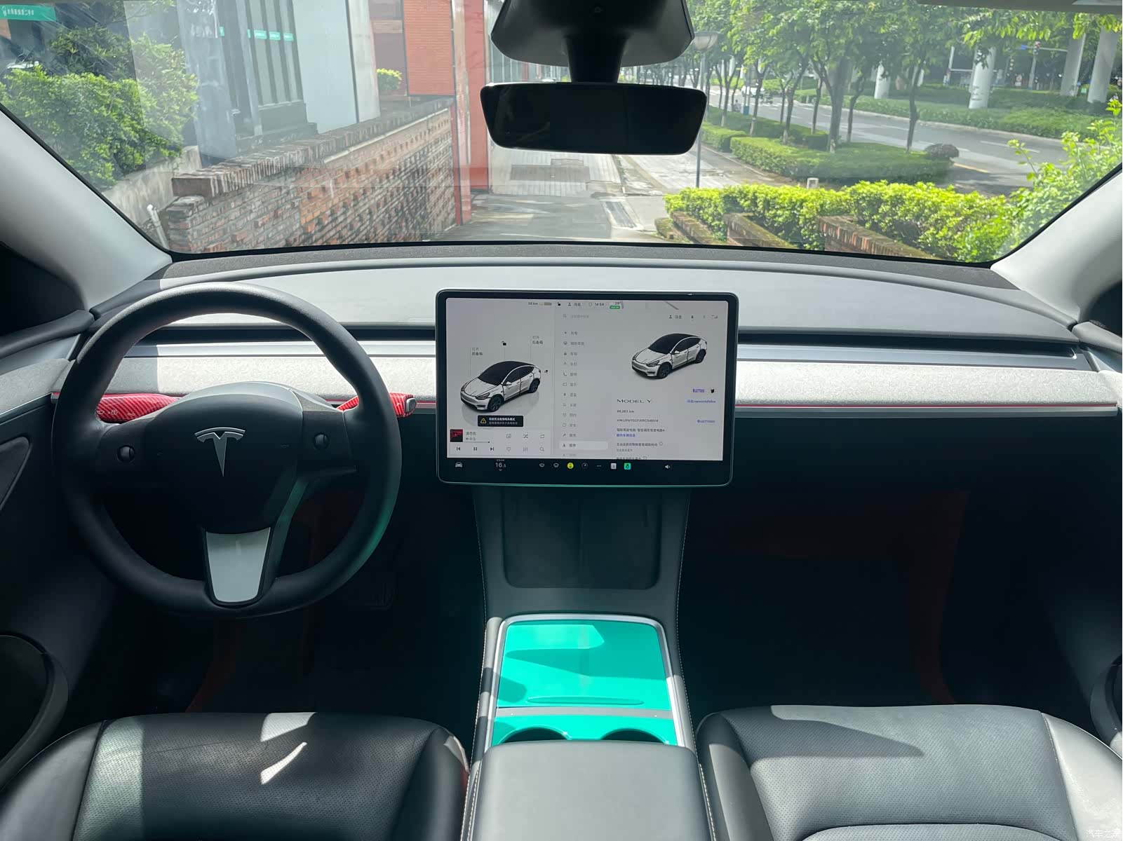 Tesla Model Y, 2024 13