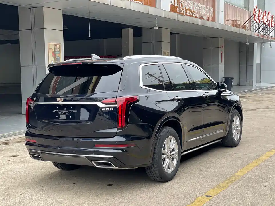 Cadillac XT6