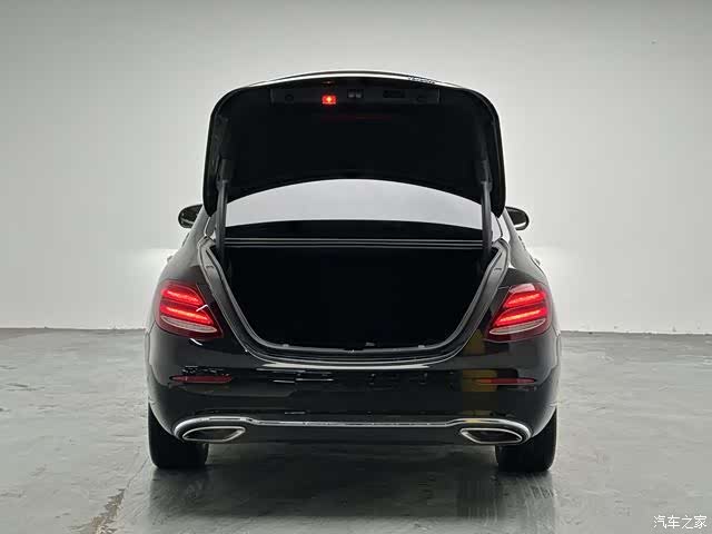 Mercedes-Benz E-Class, 2019 19
