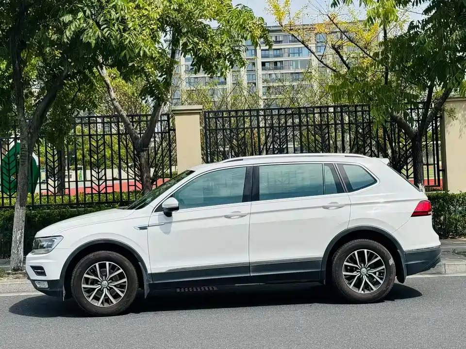 Volkswagen Tiguan L
