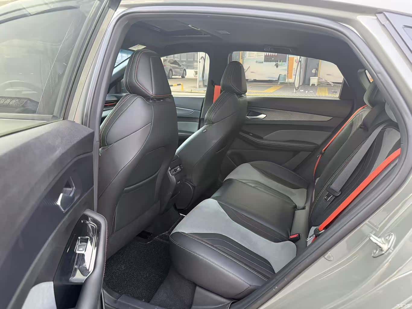 Geely Binray, 2022 7