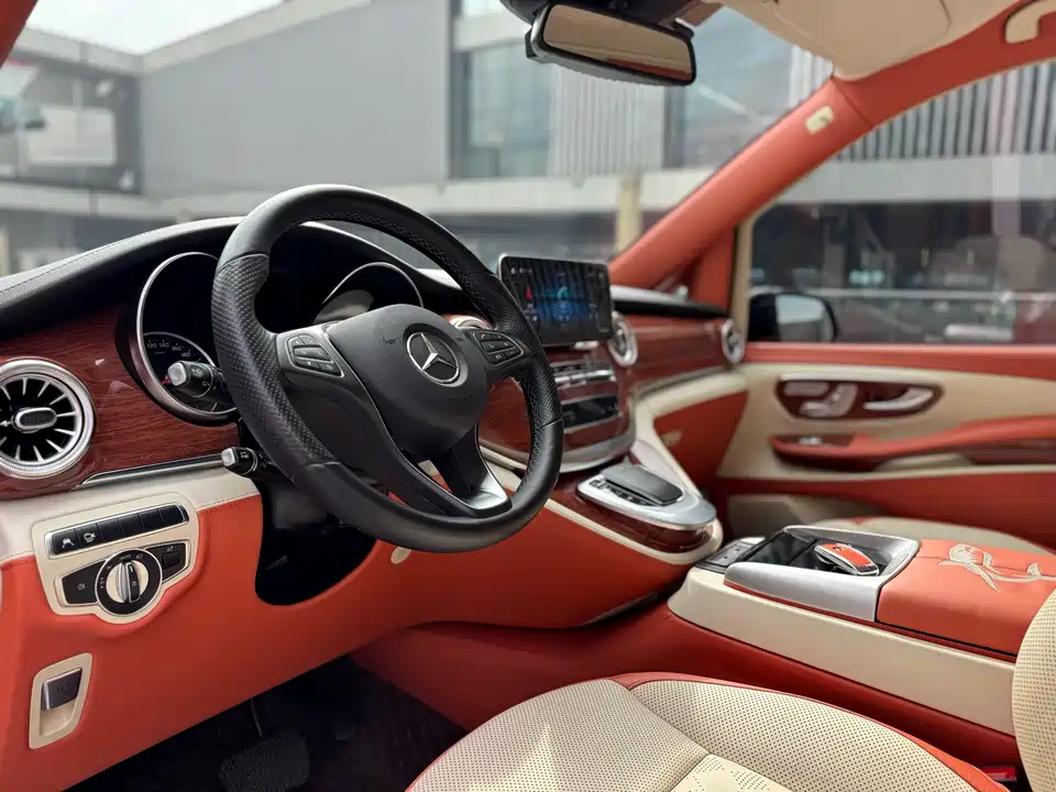 Mercedes-Benz V-class