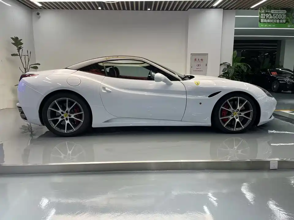 Ferrari California T