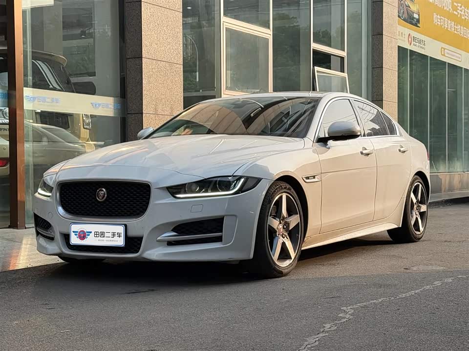 Jaguar XE