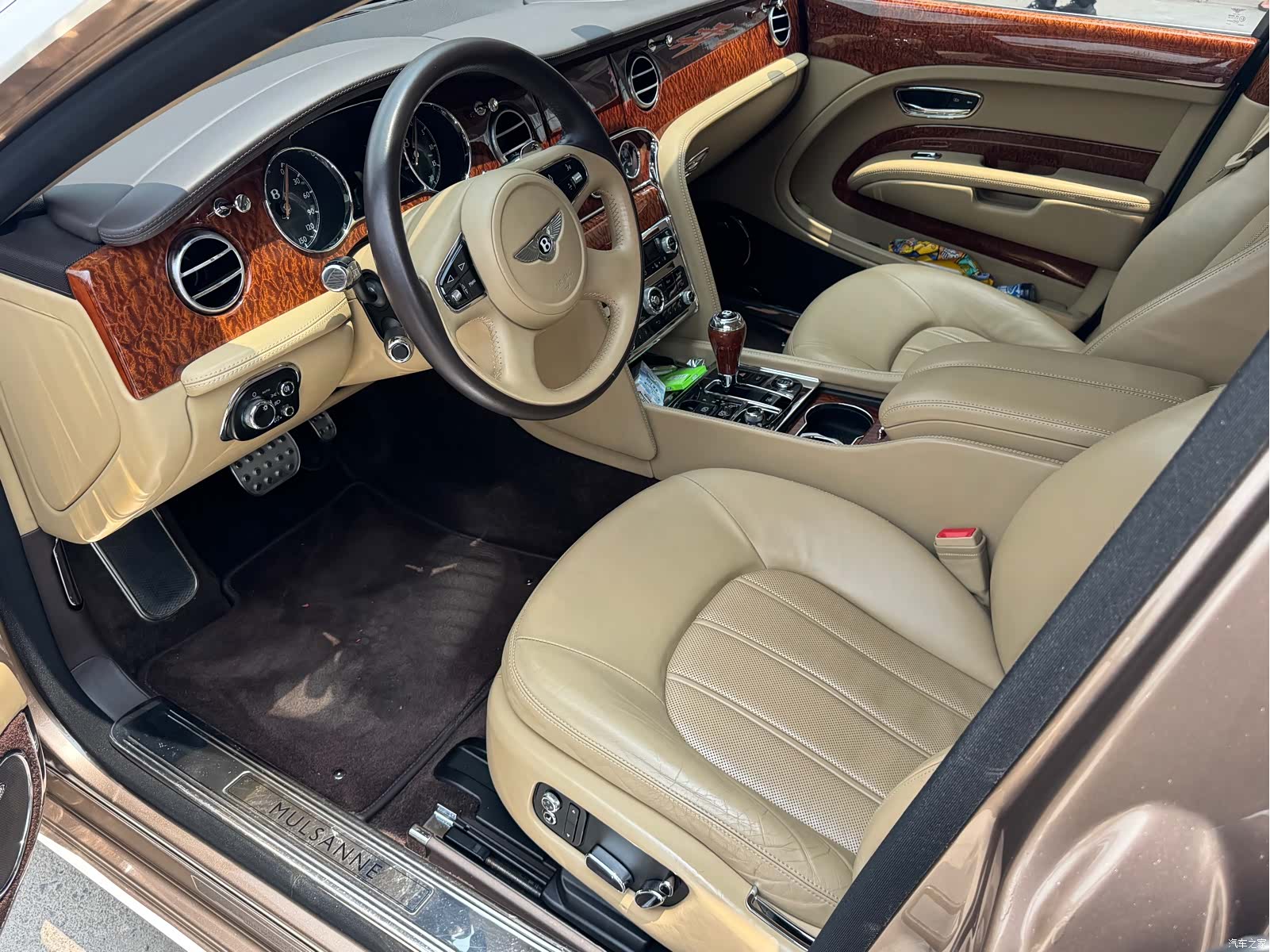Bentley Mulsanne, 2011 4