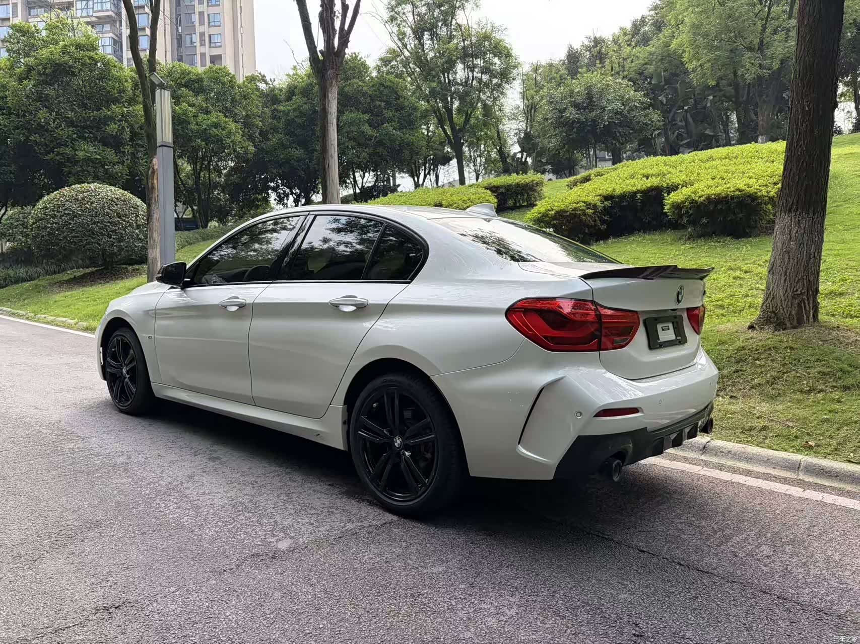 BMW 1 Series, 2022 все фото