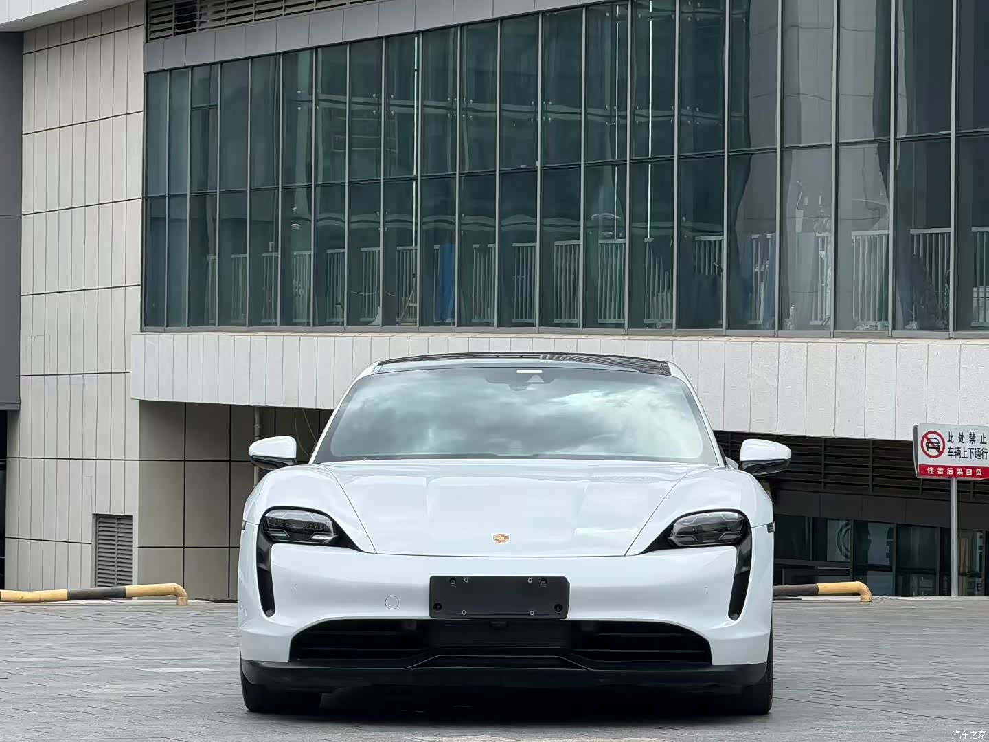 Porsche Taycan, 2020 3