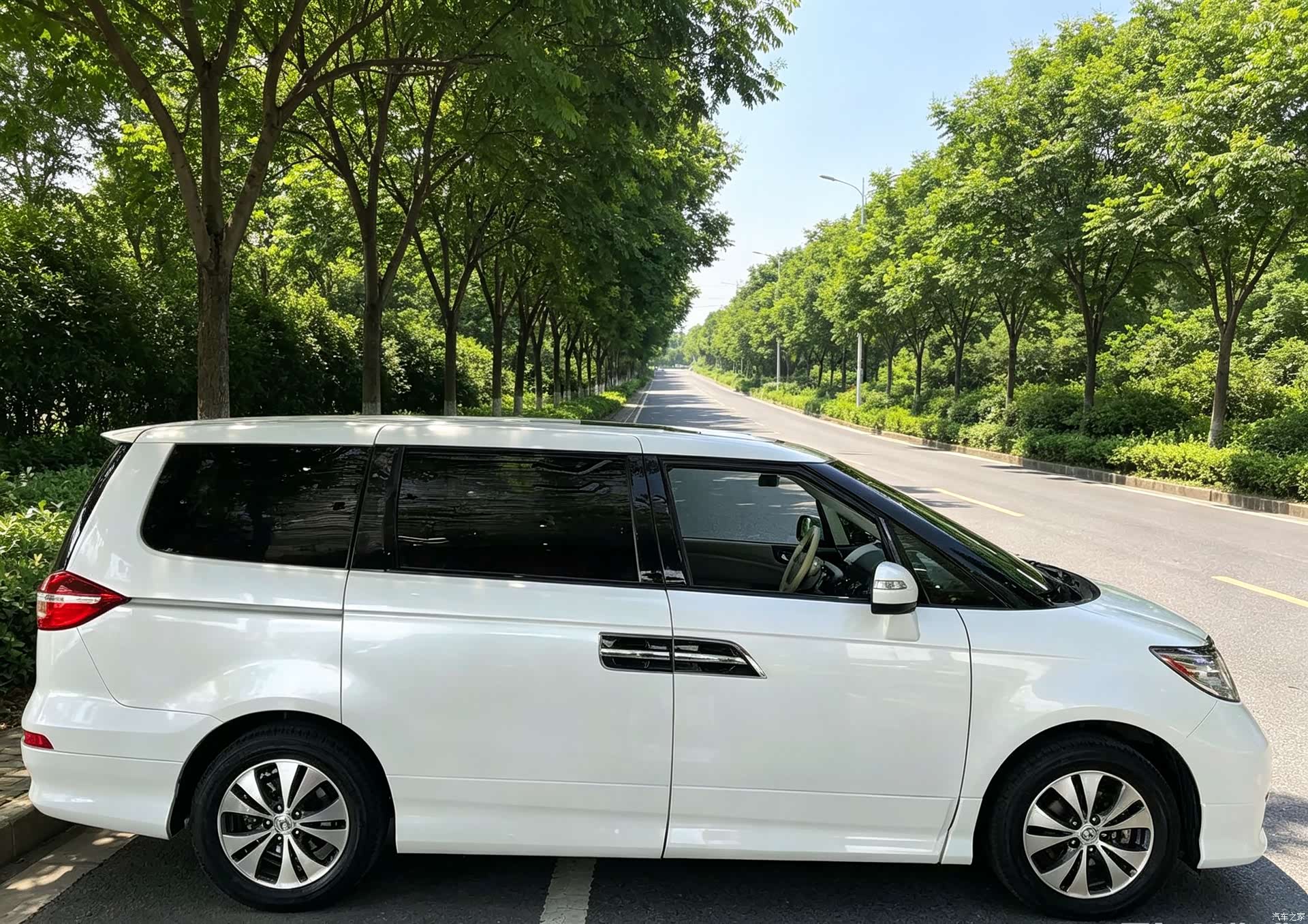 Honda Elysion, 2016 10