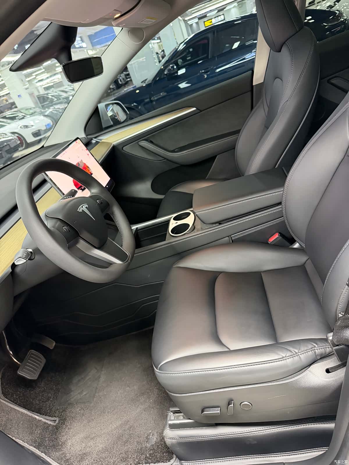 Tesla Model Y, 2023 3