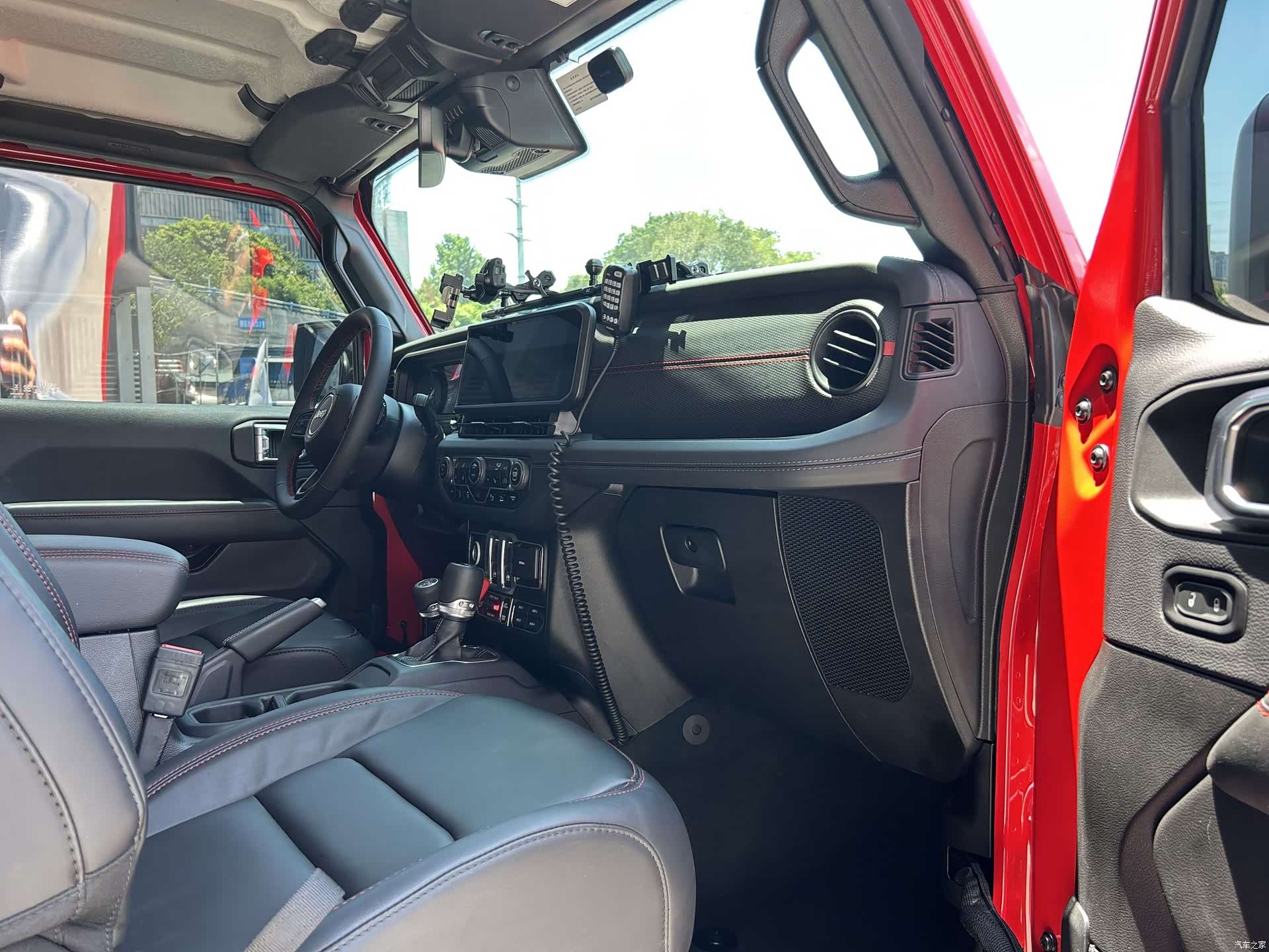 Jeep Wrangler, 2025 6