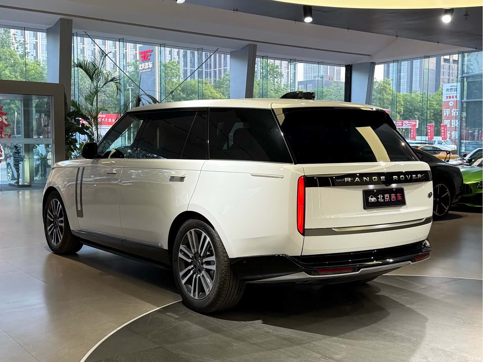 Land Rover Range Rover, 2026 4