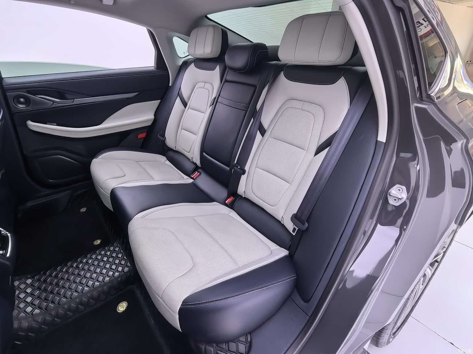 Lincoln Z, 2022 15