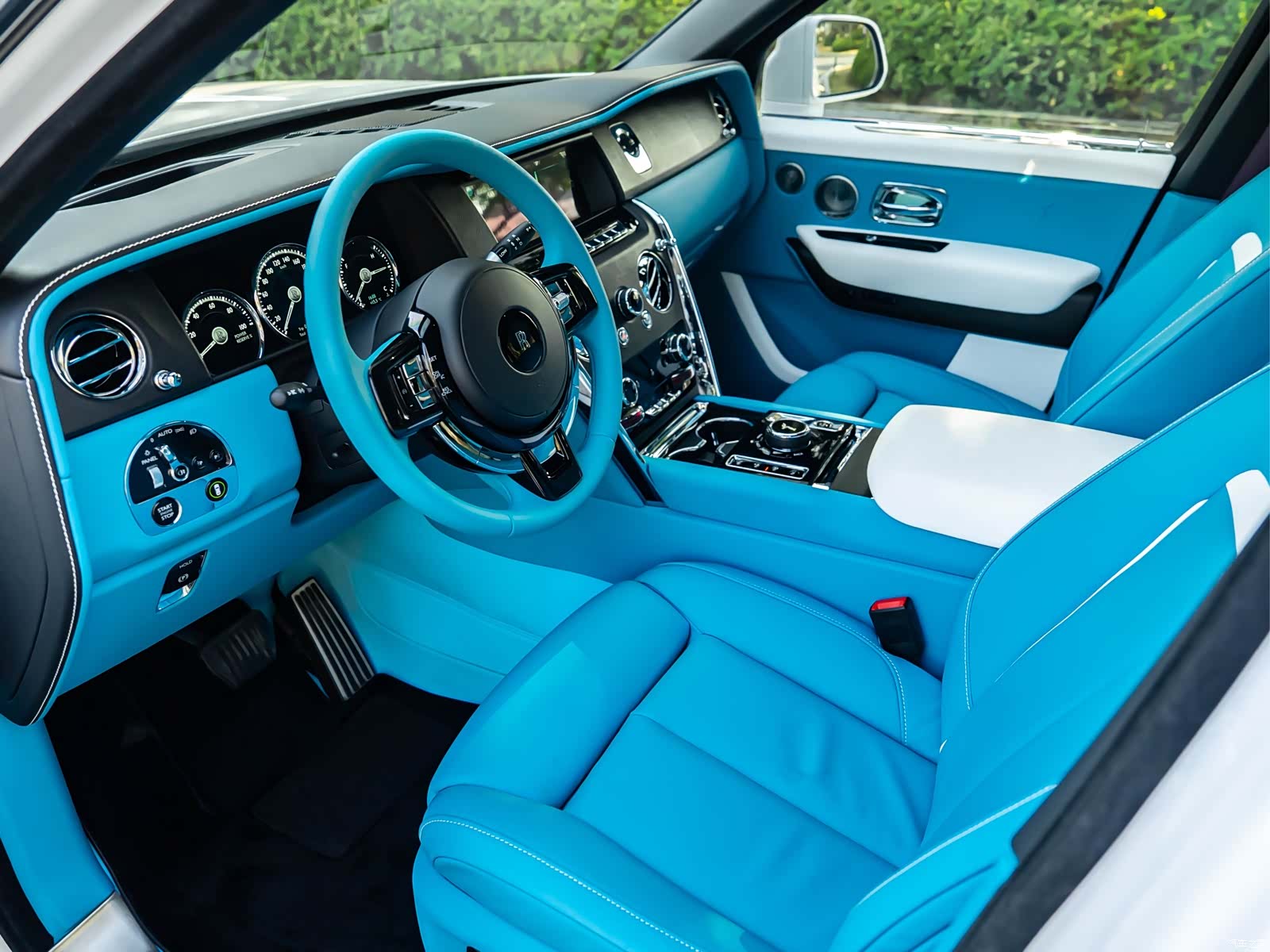 Rolls-Royce Cullinan, 2021 19