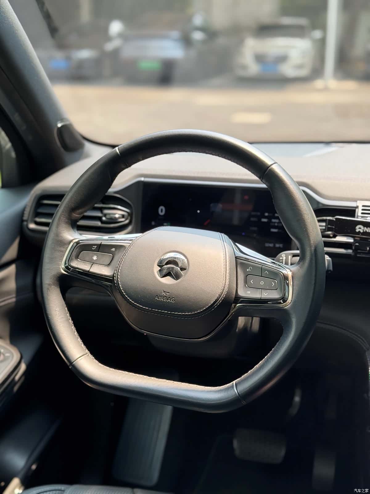 NIO ES8, 2021 13
