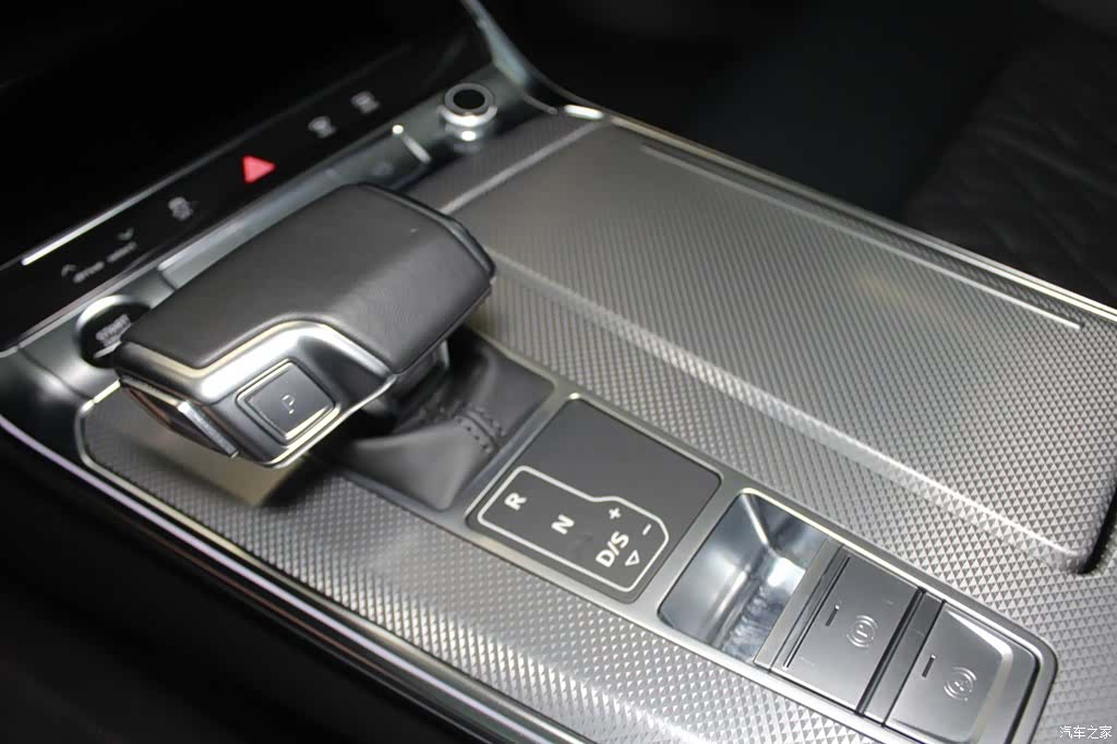 Audi A6L, 2025 13