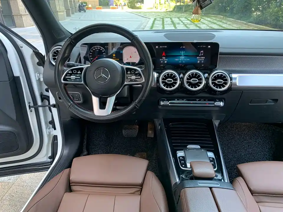 Mercedes-Benz GLB Mercedes-Benz GLB