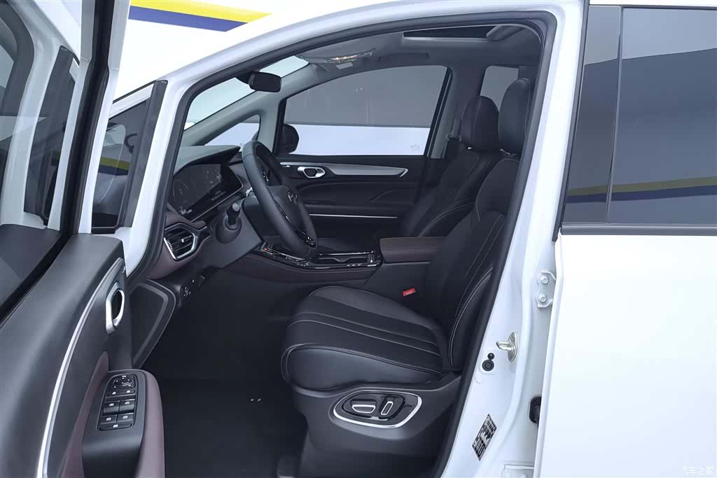 Trumpchi M6, 2025 9