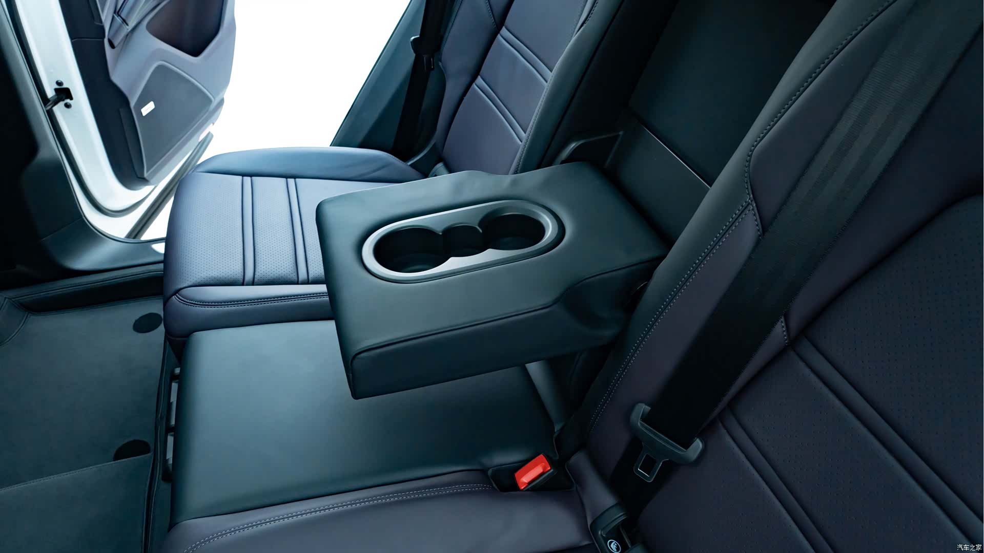 Porsche Cayenne, 2025 15
