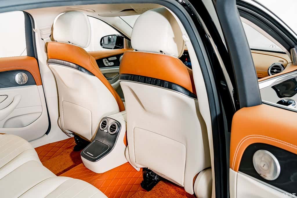Mercedes-Benz E-Class, 2023 19