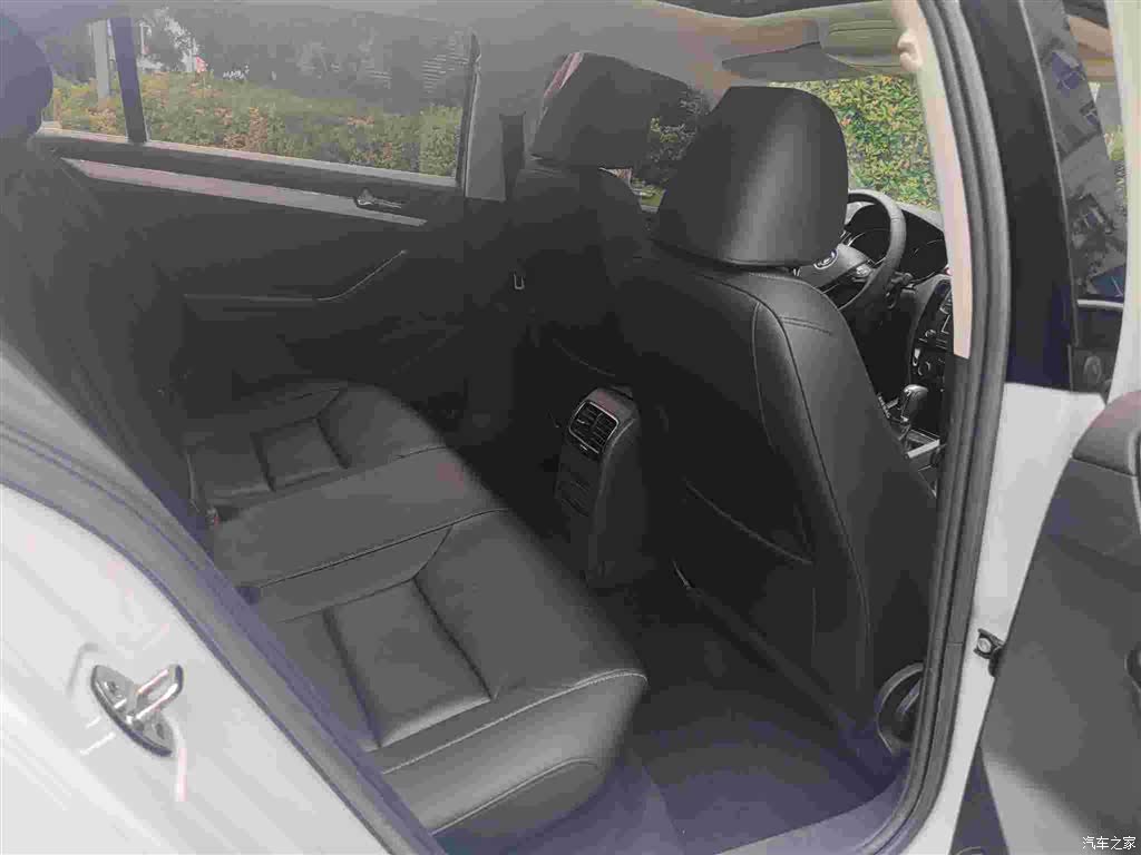 Volkswagen Sagitar, 2019 6