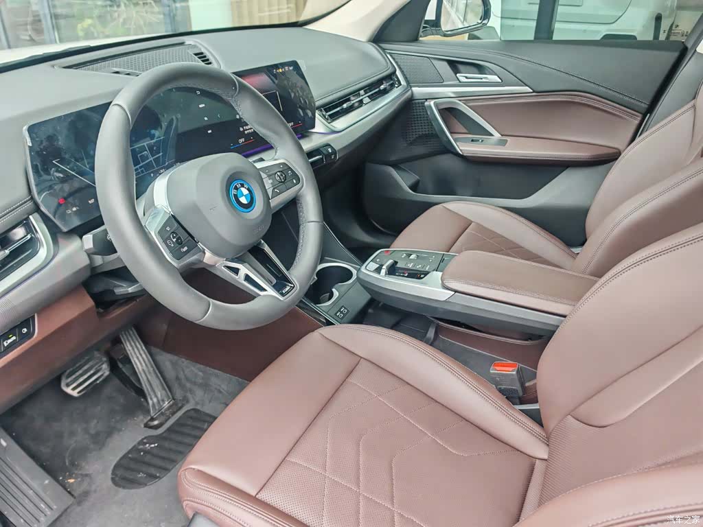 BMW iX1, 2024 8