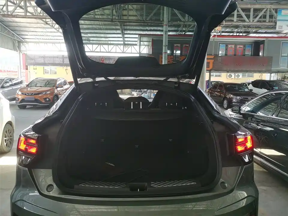 Lynk & Co 05