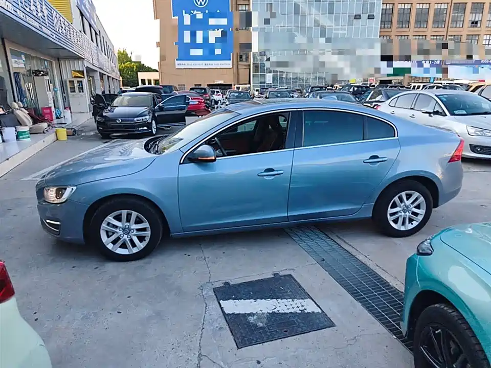 Volvo S60