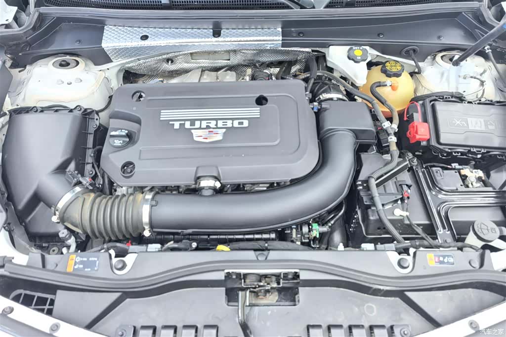 Cadillac XT4, 2021 10