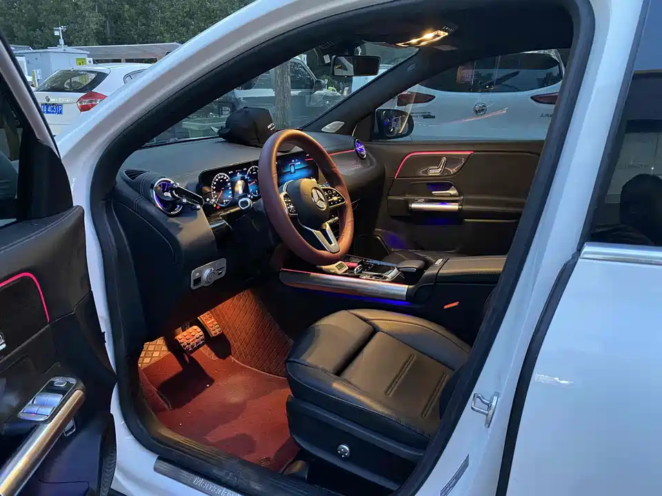 Mercedes-Benz GLA Mercedes-Benz GLA