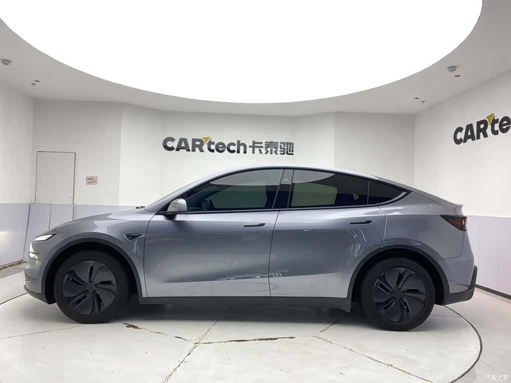 Tesla Model Y, 2025 8