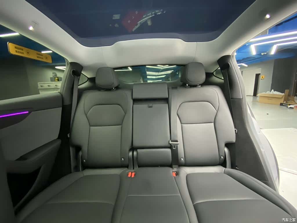 Tesla Model Y, 2025 23