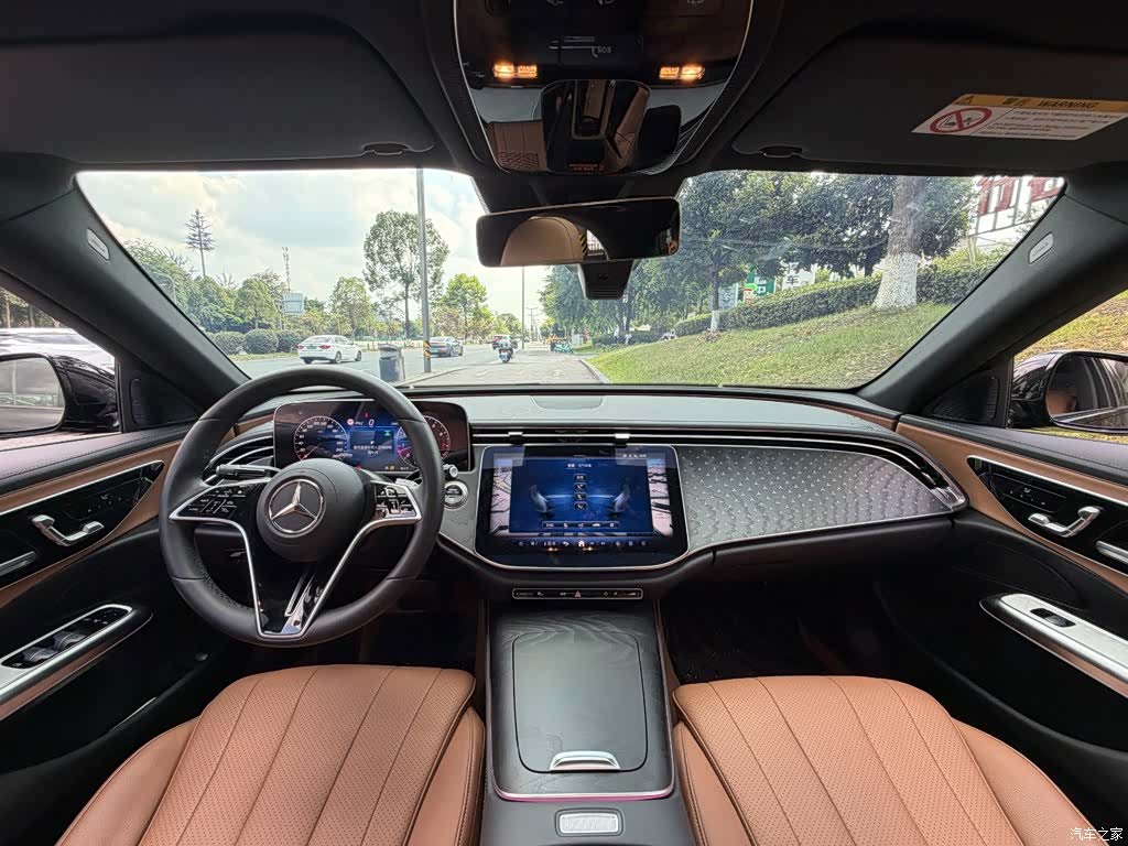 Mercedes-Benz E-Class, 2025 11