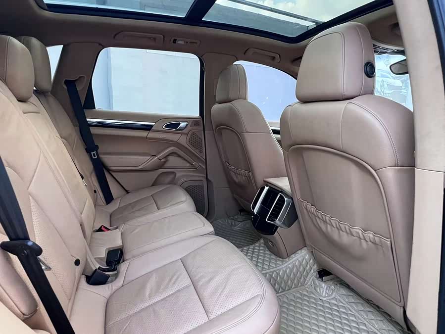 Porsche Cayenne 2011, фото 15