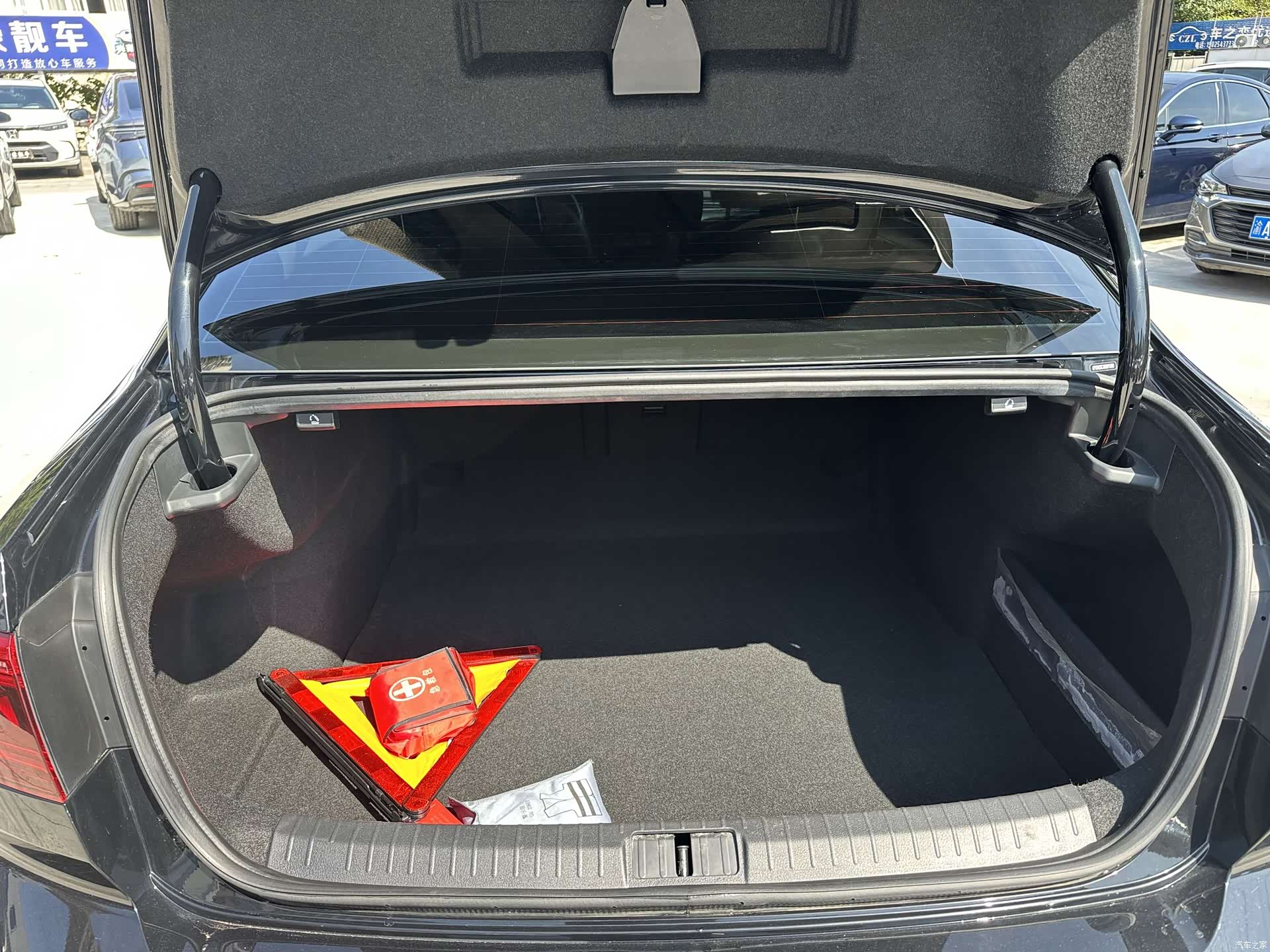 Volkswagen Magotan, 2021 8