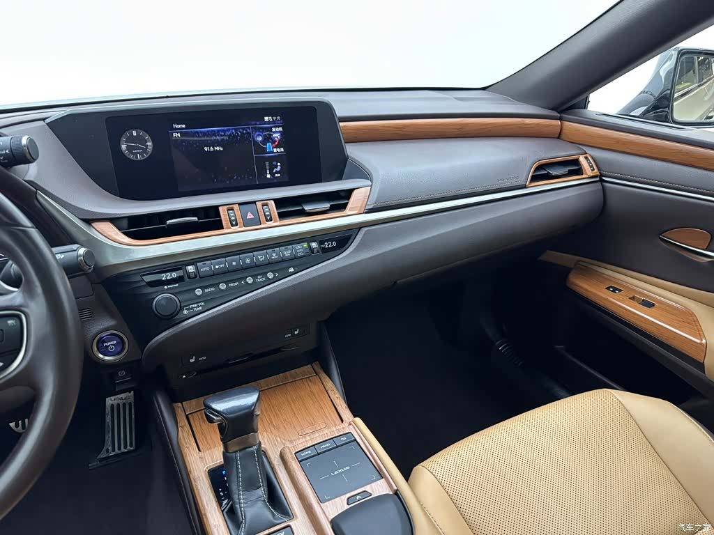 Lexus ES, 2020 15