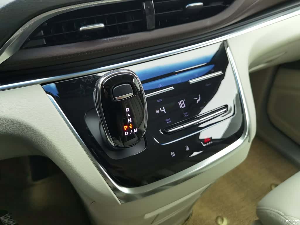 Buick GL8, 2024 13