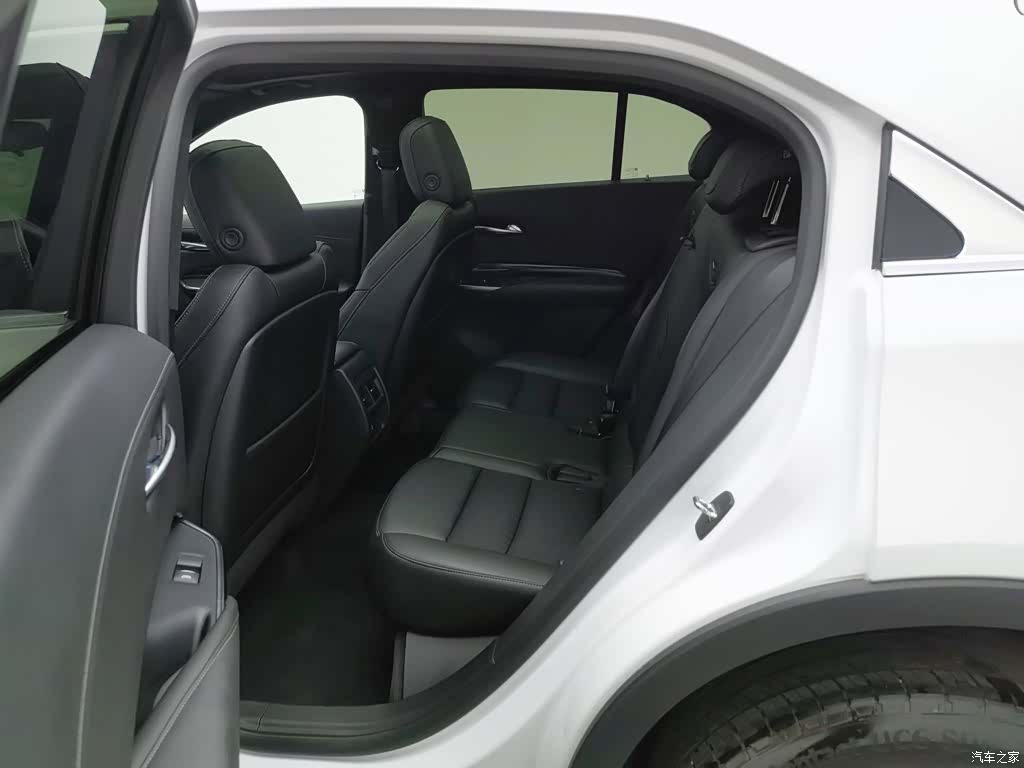 Cadillac XT4, 2022 15
