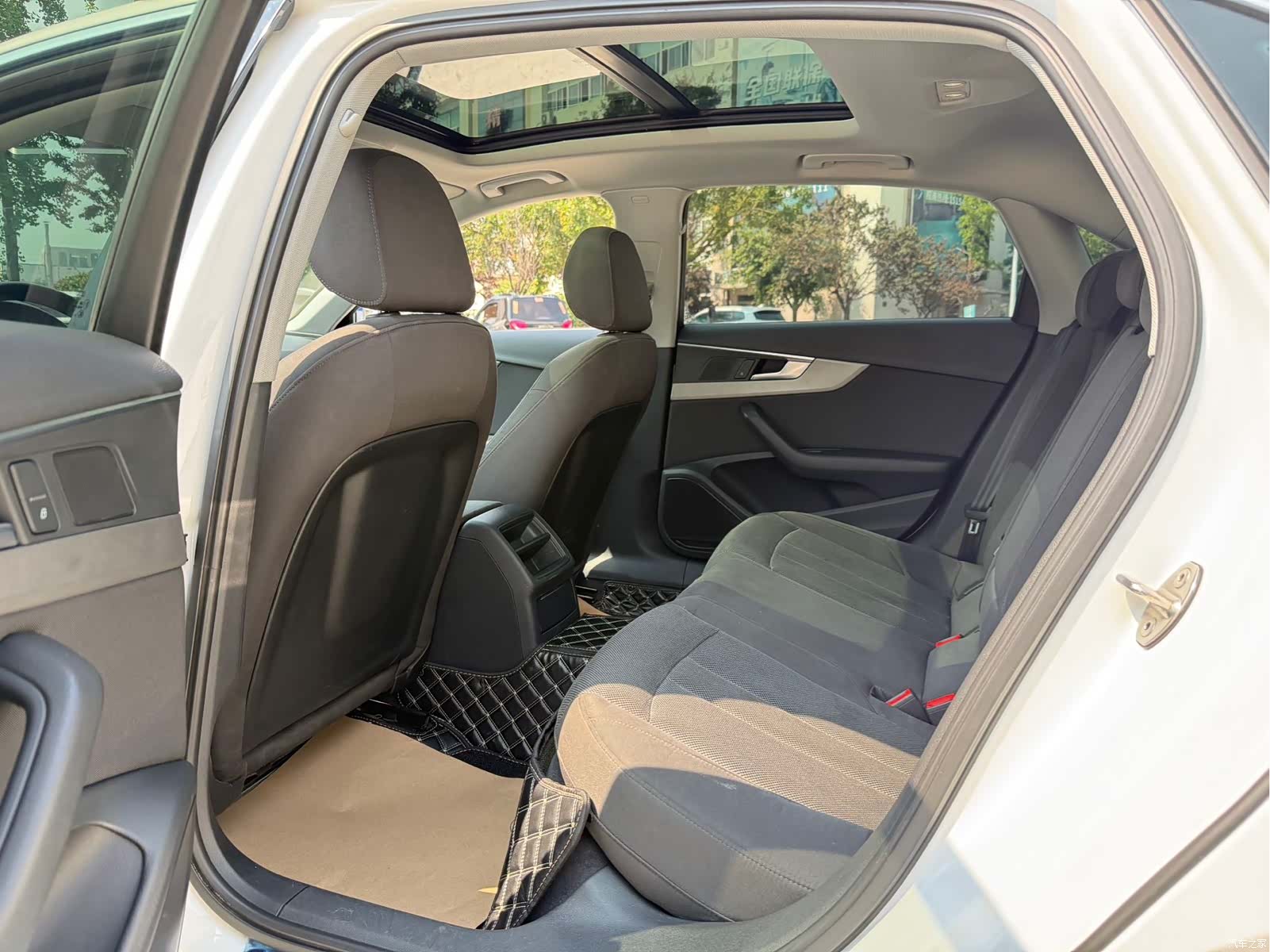 Audi A4L, 2019 8