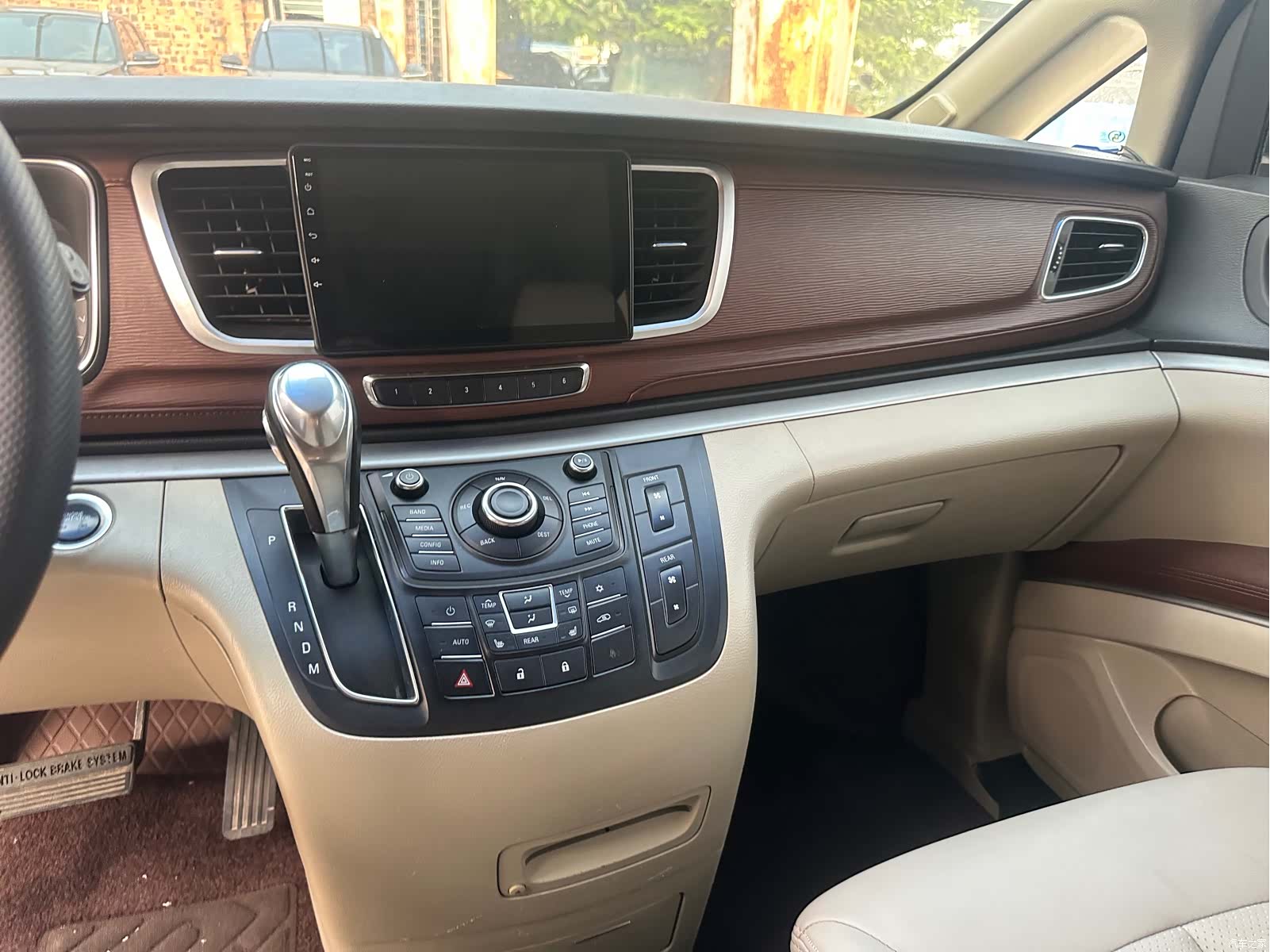 Buick GL8, 2015 6