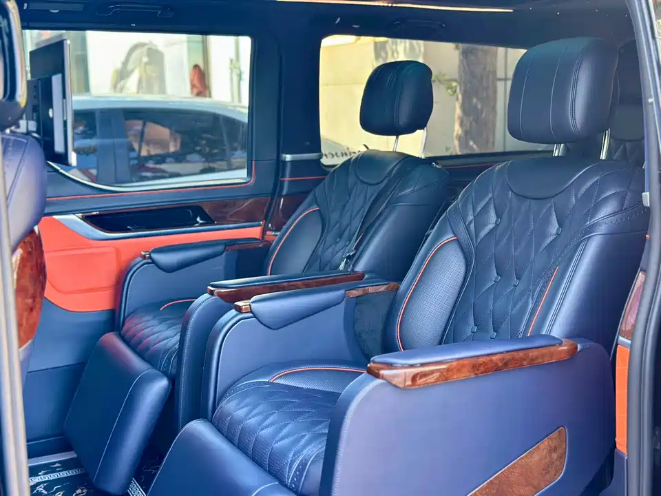 Mercedes-Benz V-class