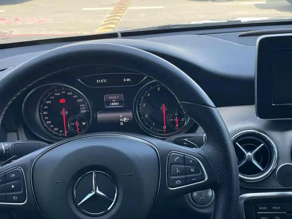 Mercedes-Benz CLA