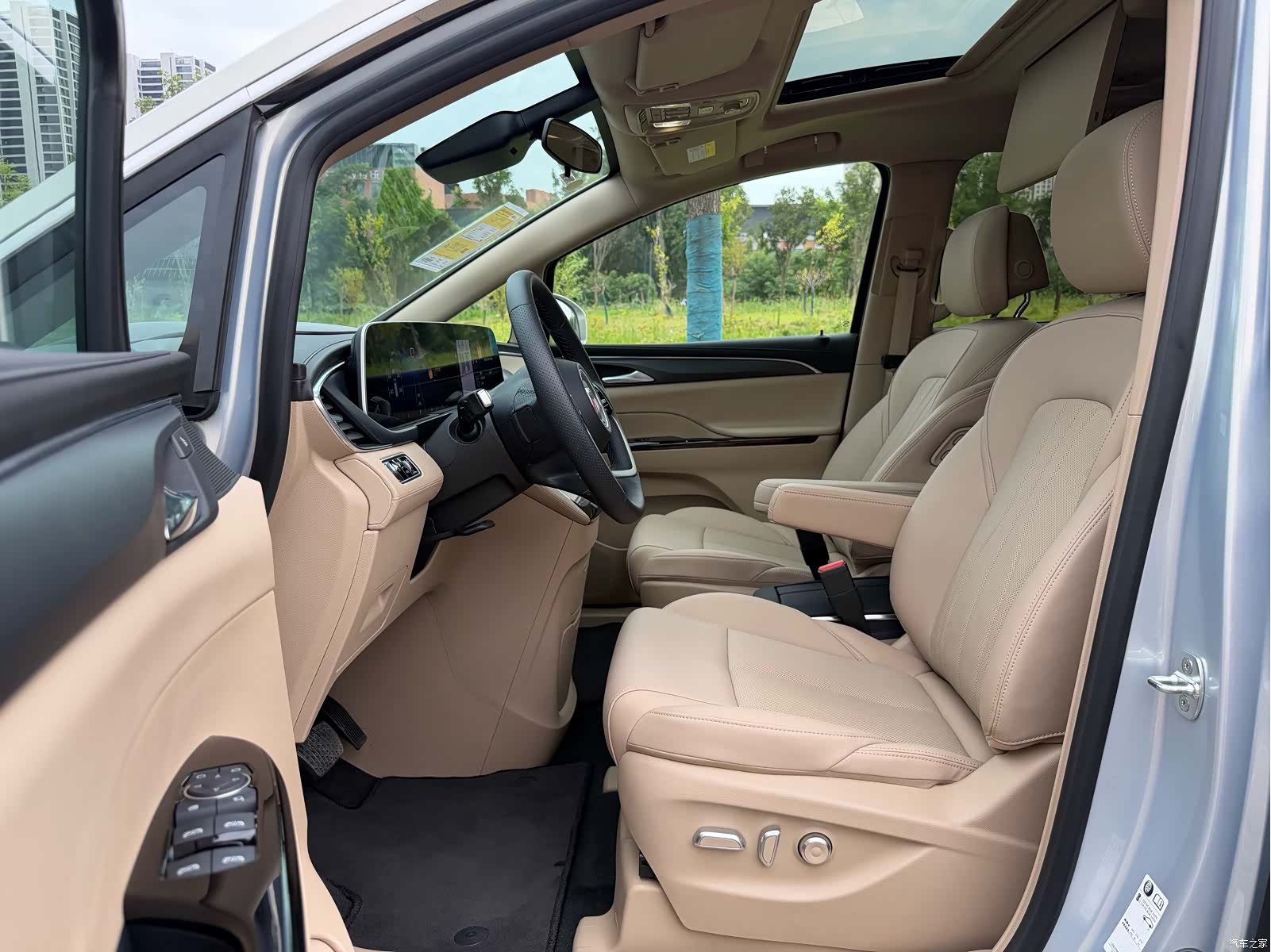 Buick GL8, 2025 6
