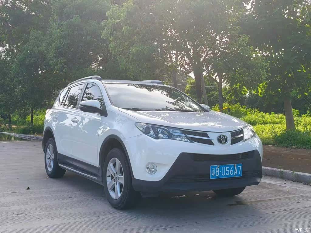 Toyota RAV4, 2014 3