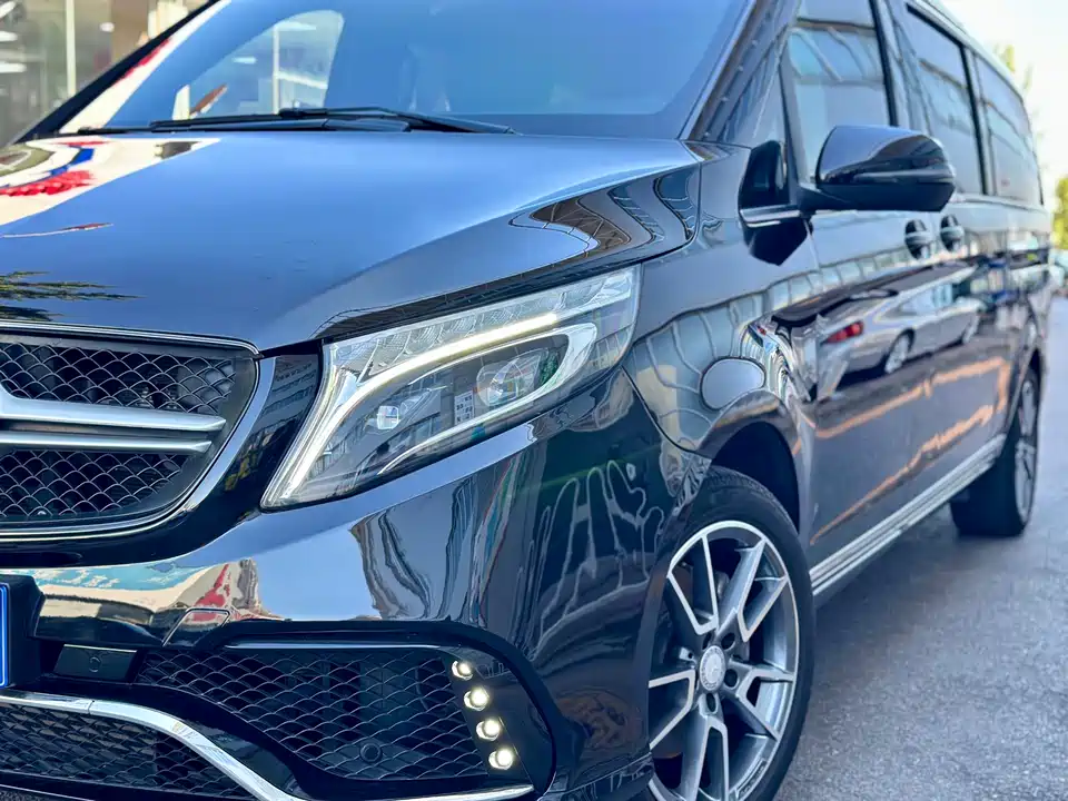 Mercedes-Benz V-class